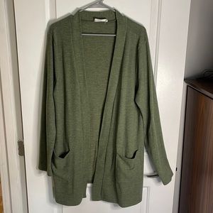 Green cozy cardigan with pockets